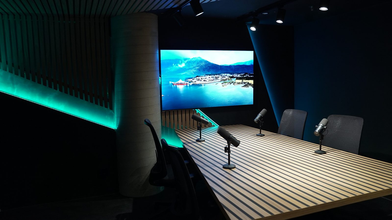 Setup multi-câmera 4K para gravação de videocast no estúdio em SP