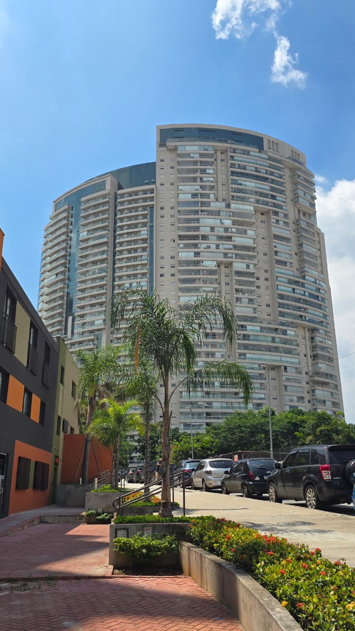 Prédio do The Office Estúdios no polo corporativo da Faria Lima São Paulo